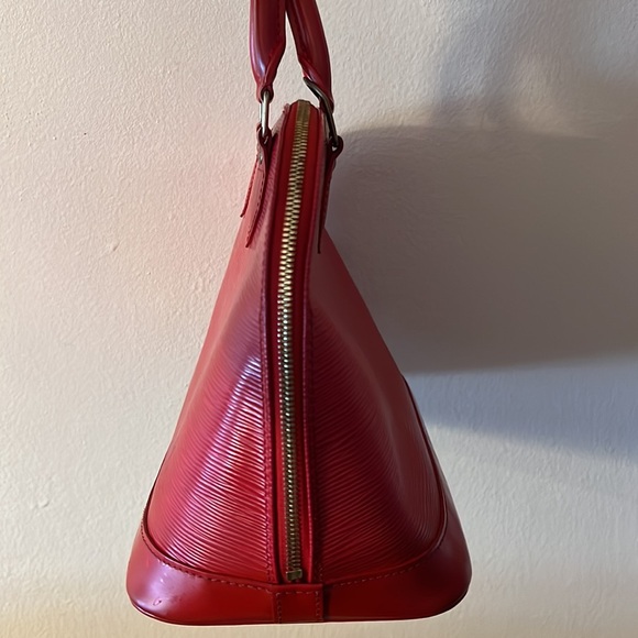 Louis Vuitton carmine Epi Alma Gm bag - Picture 3 of 11